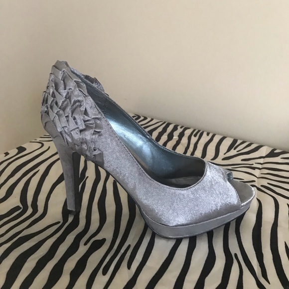 Charming Charlie Peeptoe Ruffled Heels - Picture 4 of 8